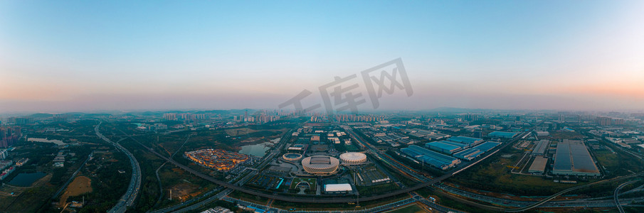 镇主场迎战 镇主场迎战